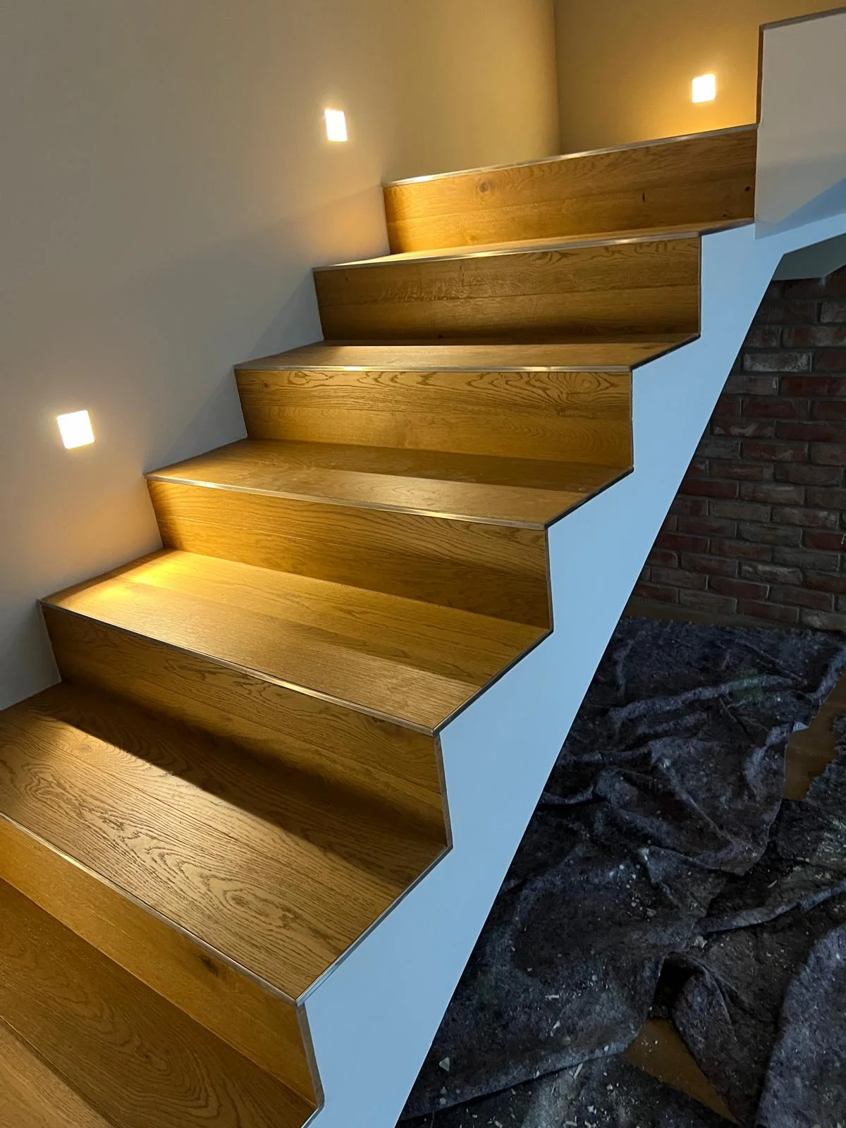 Lavoro Spazio Group SRL — Rivestimento scale in legno a Milano, intervento 11