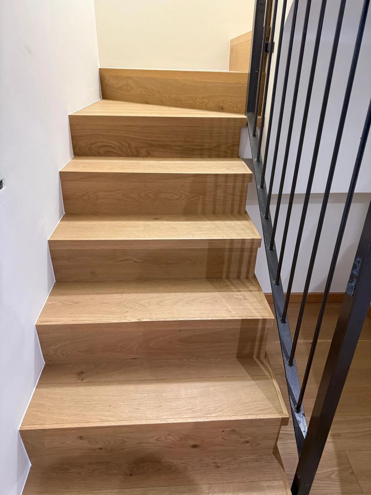 Lavoro Spazio Group SRL — Rivestimento scale in legno a Milano, intervento 2