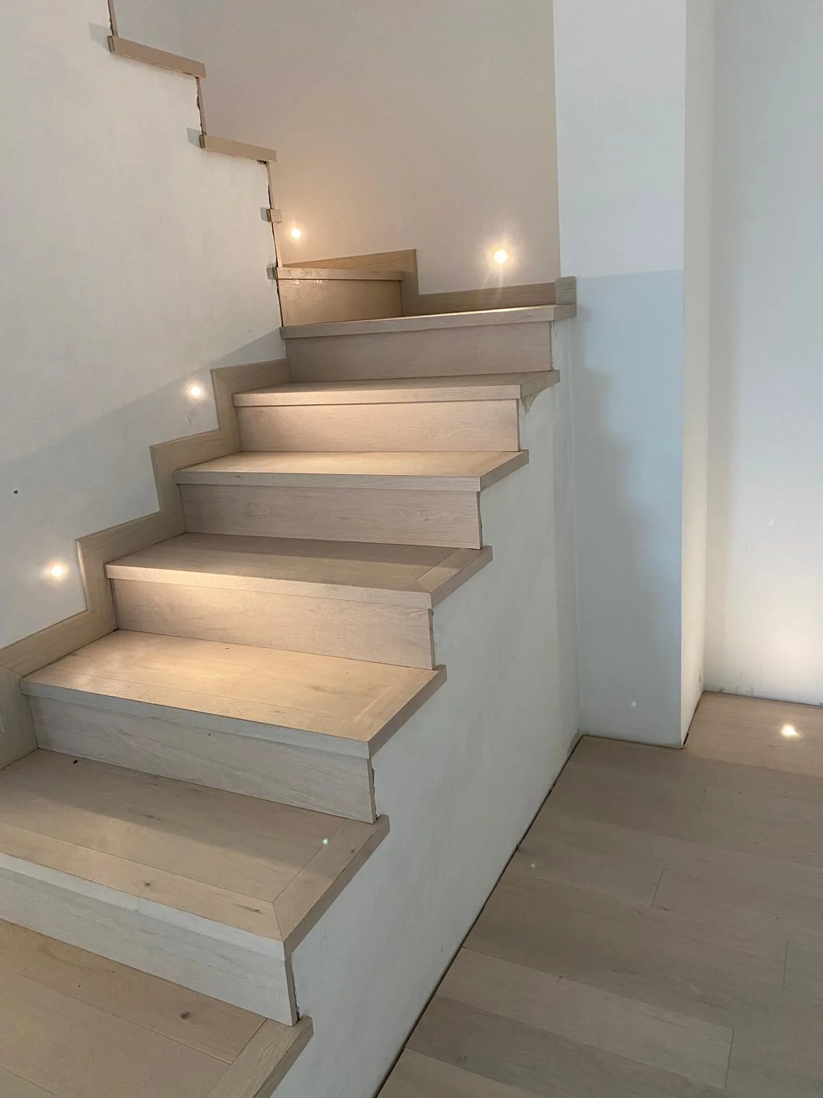 Lavoro Spazio Group SRL — Rivestimento scale in legno a Milano, intervento 23