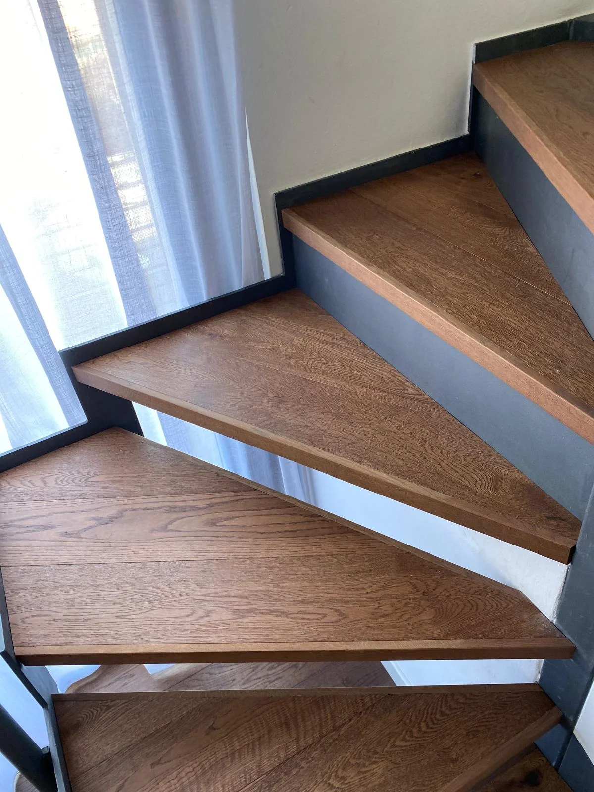 Lavoro Spazio Group SRL — Rivestimento scale in legno a Milano, intervento 27