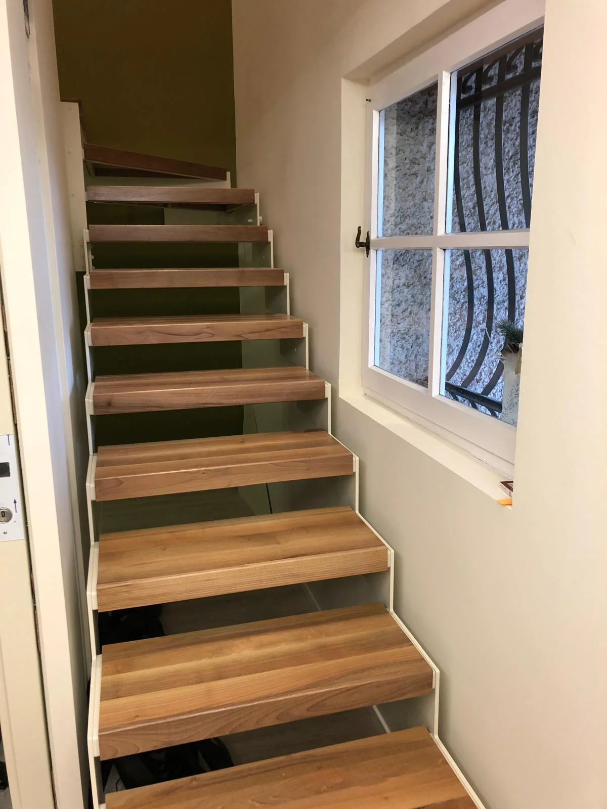 Lavoro Spazio Group SRL — Rivestimento scale in legno a Milano, intervento 31
