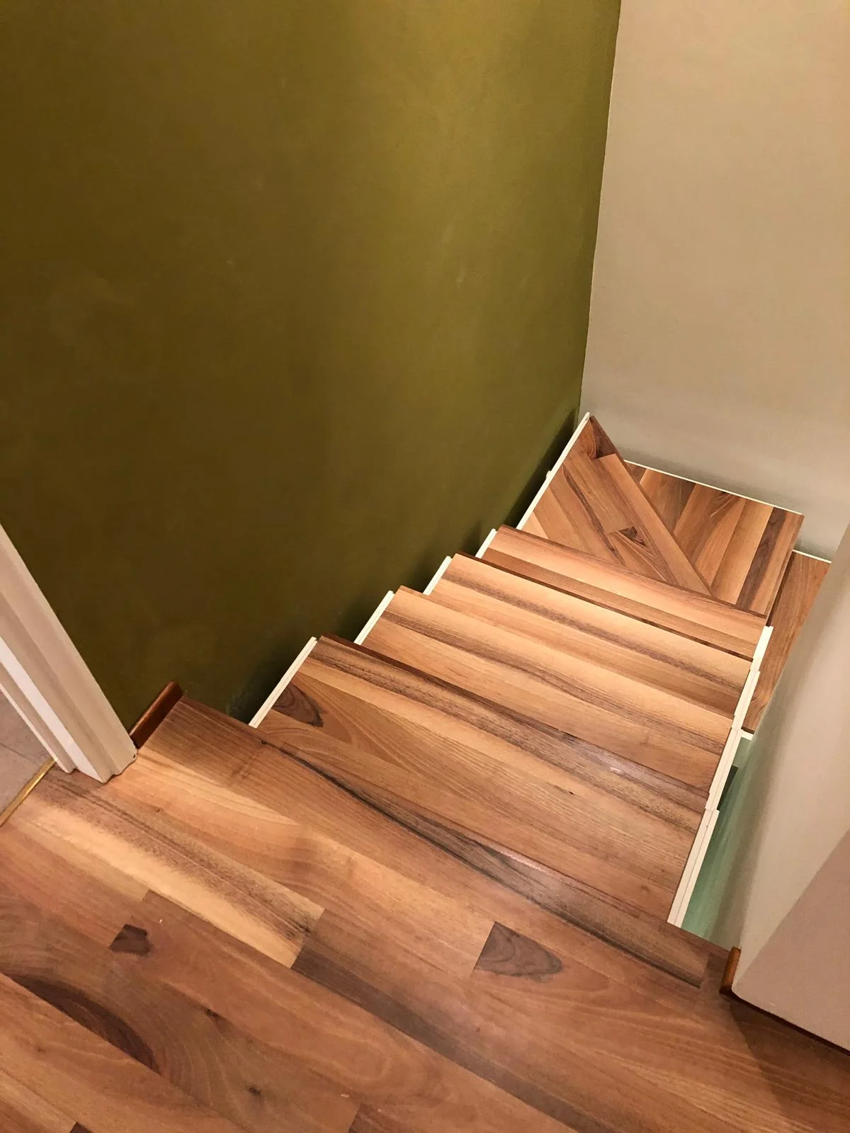 Lavoro Spazio Group SRL — Rivestimento scale in legno a Milano, intervento 34