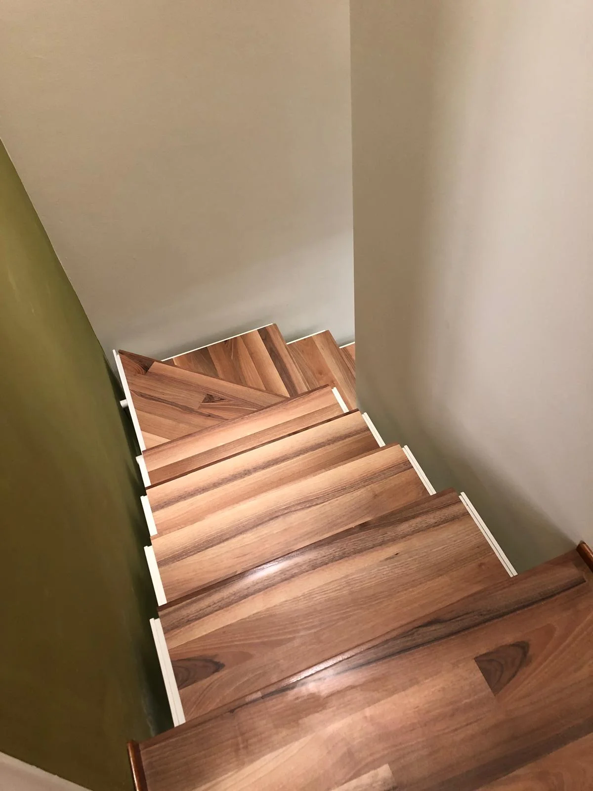 Lavoro Spazio Group SRL — Rivestimento scale in legno a Milano, intervento 35