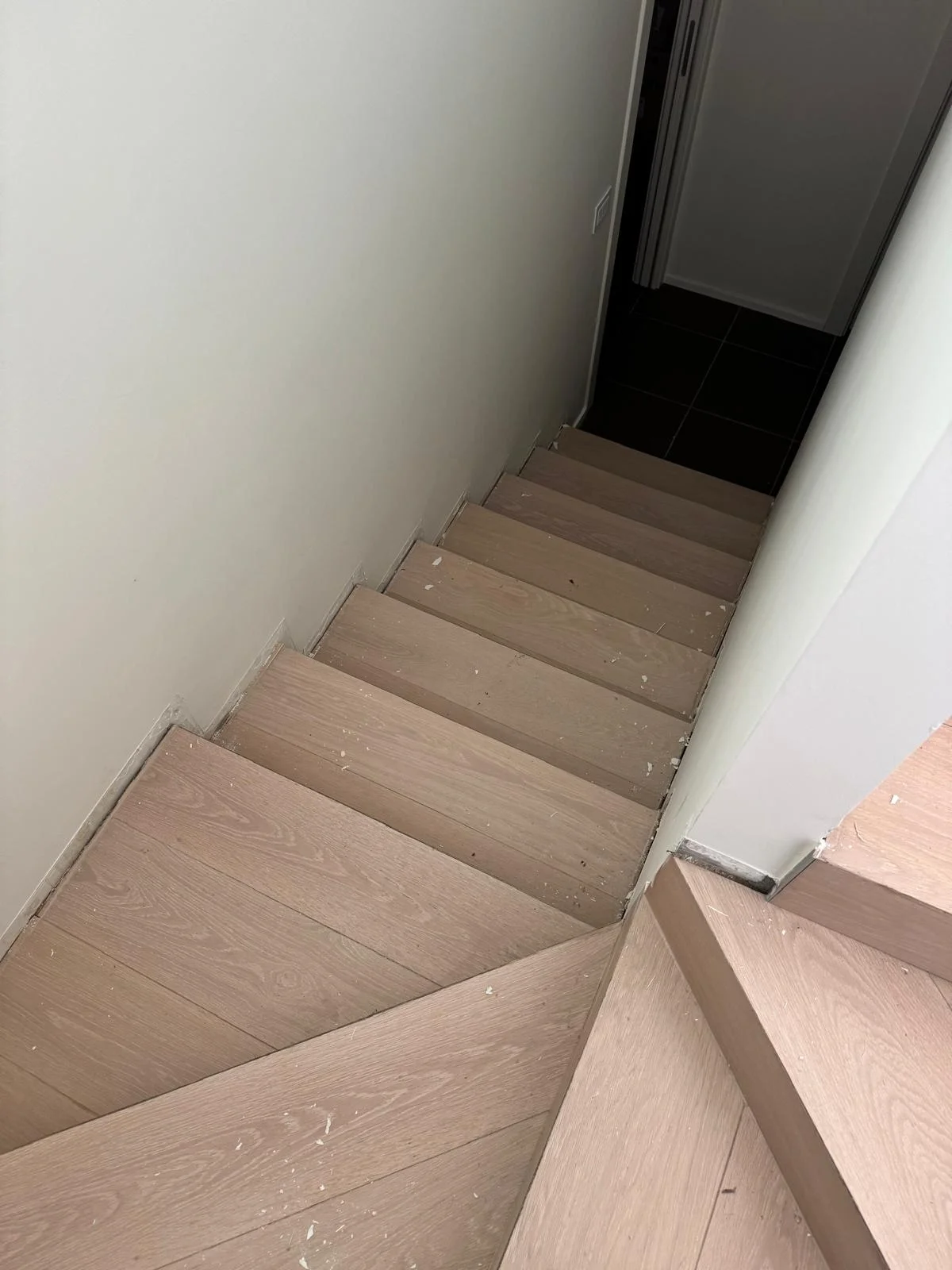 Lavoro Spazio Group SRL — Rivestimento scale in legno a Milano, intervento 4