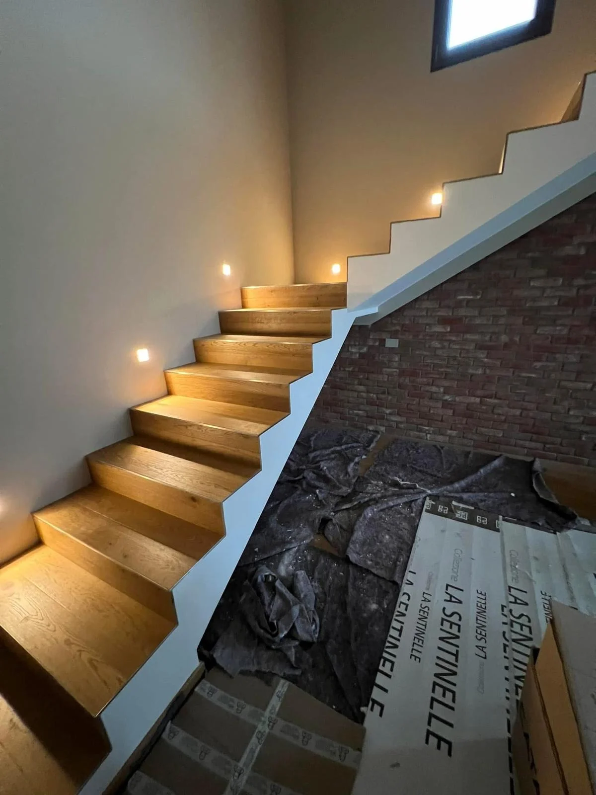 Lavoro Spazio Group SRL — Rivestimento scale in legno a Milano, intervento 5